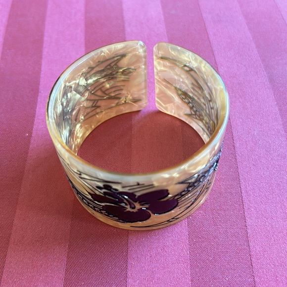 Handpainted CUFF BRACELET with black floral plumeria motif raised unique - Picture 3 of 13